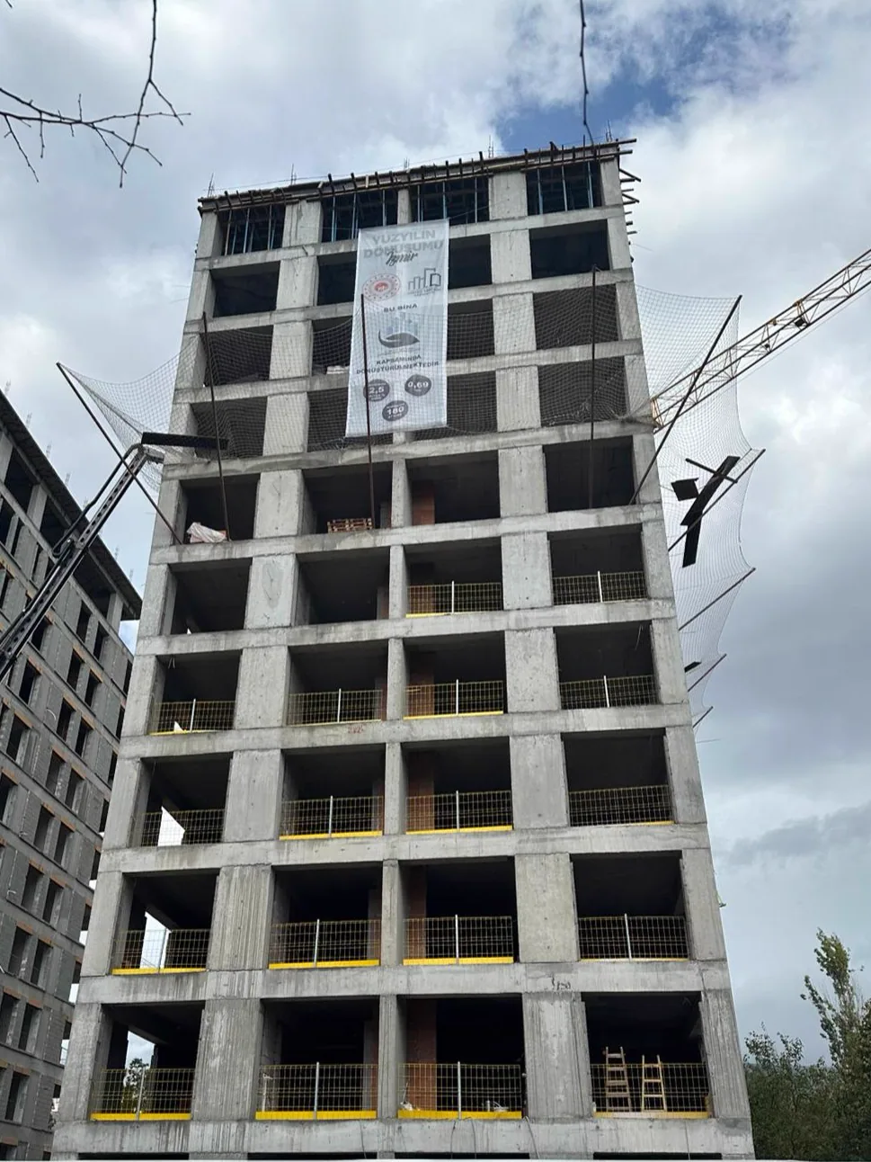 Halk Konut 15'in 11 katlı betonarme karkası