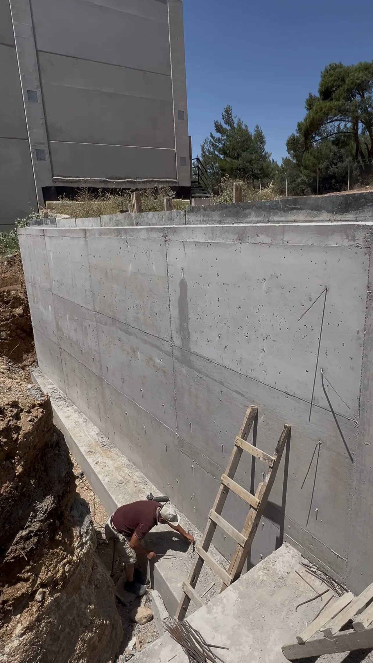 Rema İskele İzmir fabrikasında tamamlanan yüksek betonarme istinat duvarı